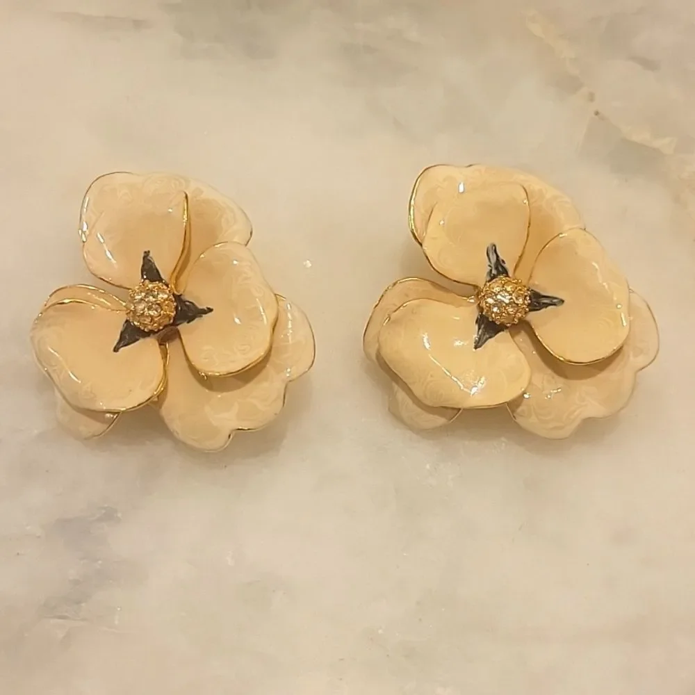 NEW Kenneth Jay Layne Beige Gold Crystal Pave Retro Clip on Flower Earrings - Picture 1 of 9